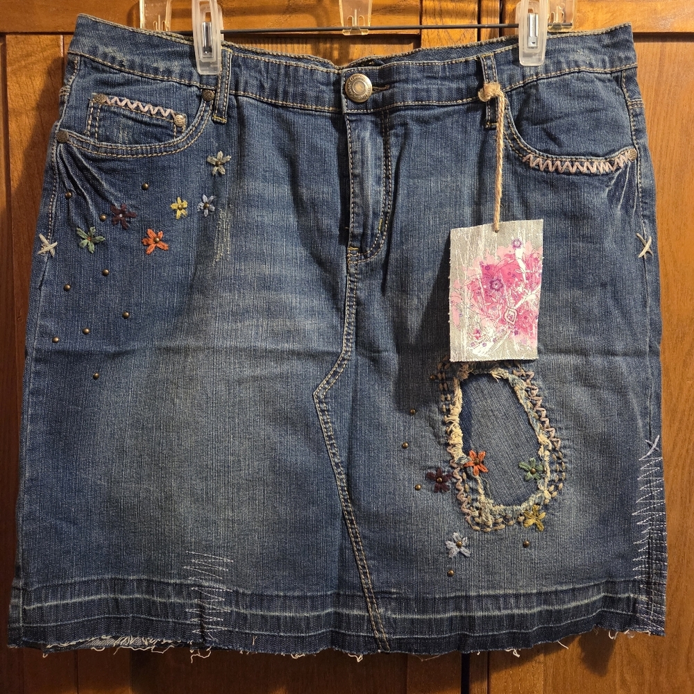 Avenue Denim Mini Skirt with Multicolor Embroidery